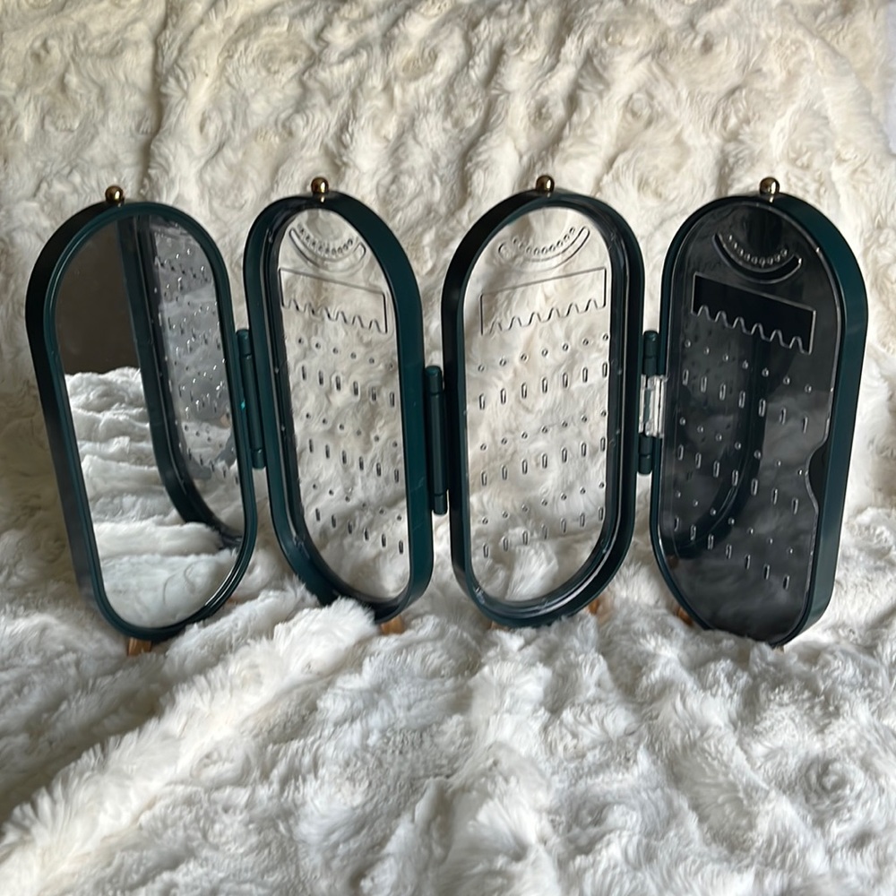 Jewelry organizer